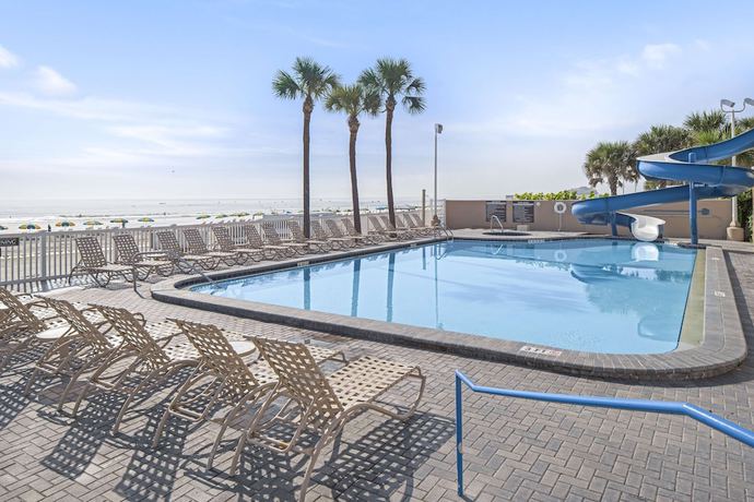 Imagen de la piscina del Hotel Hilton Vacation Club Daytona Beach Regency. Foto 16