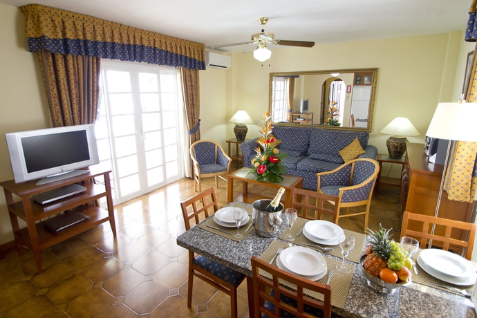 Imagen de los interiores del Hotel Hilton Vacation Club Sunset Harbour Club Tenerife. Foto 4