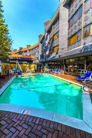 Imagen de la piscina del Hotel Hilton Vacation Club Tahoe Seasons Lake Tahoe. Foto 19
