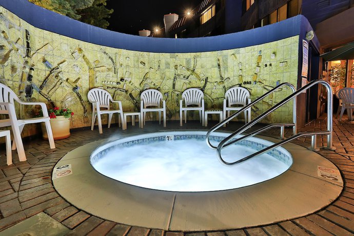 Imagen de la piscina del Hotel Hilton Vacation Club Tahoe Seasons Lake Tahoe. Foto 20