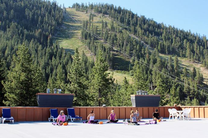Imagen de los interiores del Hotel Hilton Vacation Club Tahoe Seasons Lake Tahoe. Foto 16