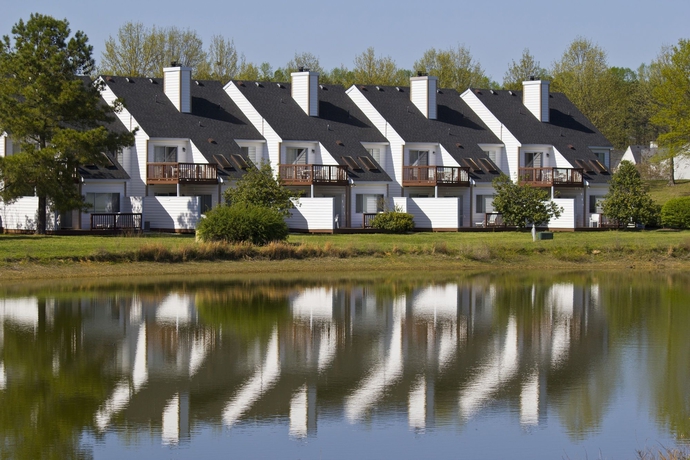 Imagen de los exteriores del Hotel Hilton Vacation Club The Historic Powhatan Williamsburg. Foto 8