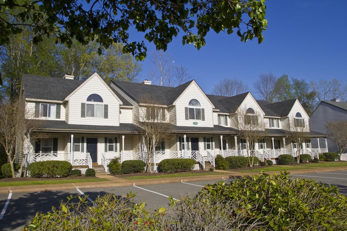 Imagen de los exteriores del Hotel Hilton Vacation Club The Historic Powhatan Williamsburg. Foto 9