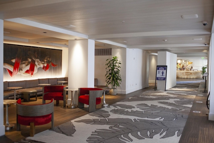 Imagen del bar/restaurante del Hotel Hilton Vacation Club The Modern Honolulu. Foto 3