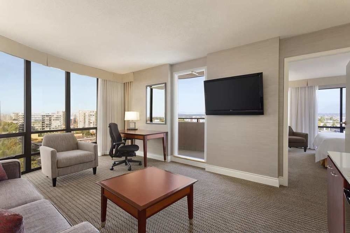 Imagen de la habitación del Hotel Hilton Vancouver Airport. Foto 9