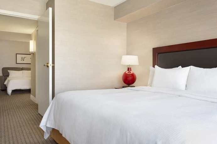 Imagen de la habitación del Hotel Hilton Vancouver Airport. Foto 13