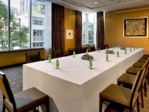 Imagen general del Hotel Hilton Vancouver Downtown. Foto 2