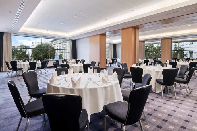 Imagen de los interiores del Hotel Hilton Vienna Park. Foto 12