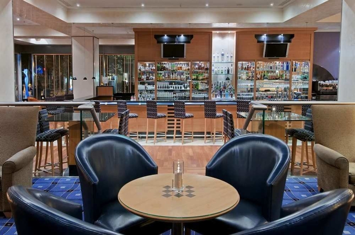 Imagen del bar/restaurante del Hotel Hilton Vienna Park. Foto 4