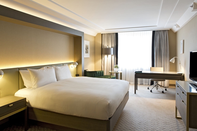 Imagen de la habitación del Hotel Hilton Vienna Plaza. Foto 3