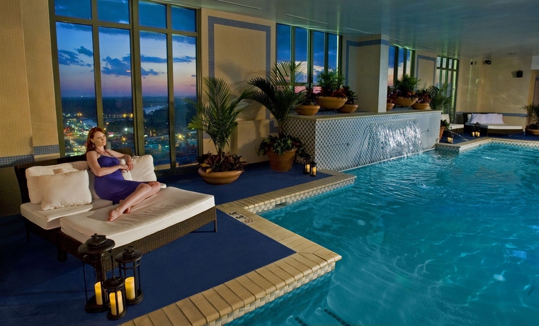 Imagen de la piscina del Hotel Hilton Virginia Beach Oceanfront. Foto 13