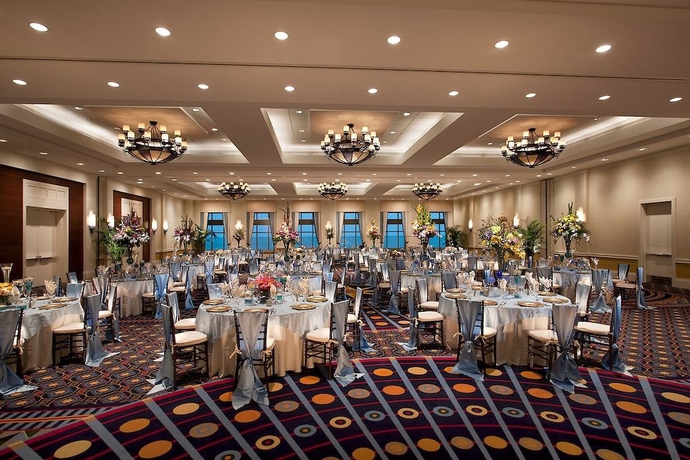 Imagen de los interiores del Hotel Hilton Virginia Beach Oceanfront. Foto 11