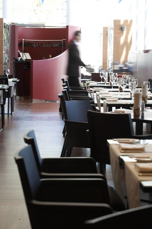 Imagen del bar/restaurante del Hotel Hilton Warsaw City. Foto 7