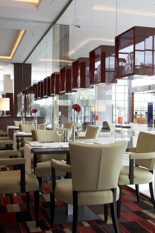 Imagen del bar/restaurante del Hotel Hilton Warsaw City. Foto 8