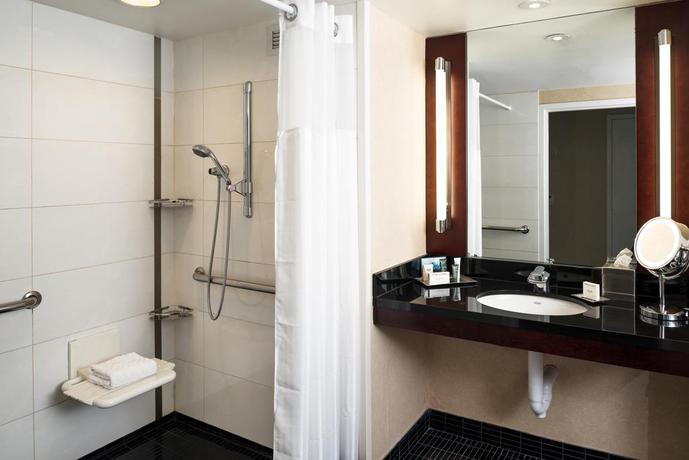 Imagen de la habitación del Hotel Hilton Washington DC National Mall. Foto 5
