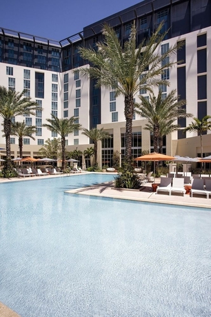 Imagen de la piscina del Hotel Hilton West Palm Beach. Foto 9