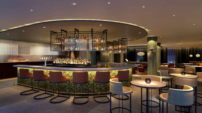 Imagen del bar/restaurante del Hotel Hilton Woking. Foto 3