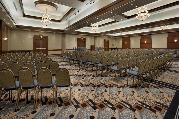 Imagen de los interiores del Hotel Hilton Woodland Hills / Los Angeles. Foto 13