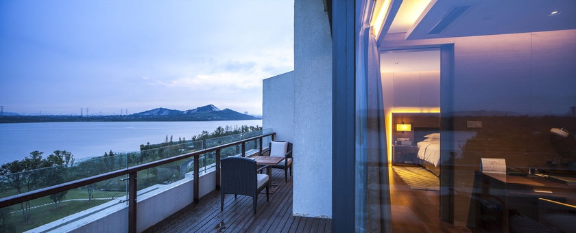 Imagen de los interiores del Hotel Hilton Wuhan Optics Valley. Foto 14