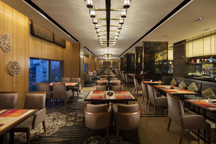 Imagen del bar/restaurante del Hotel Hilton Xiamen. Foto 3