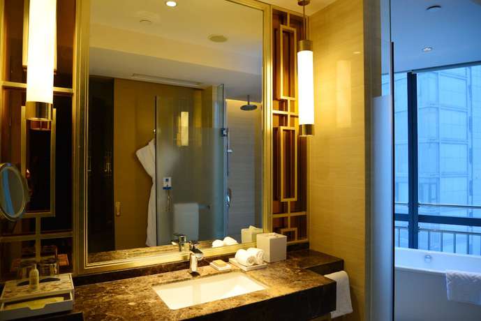 Imagen de los interiores del Hotel Hilton Yantai. Foto 18