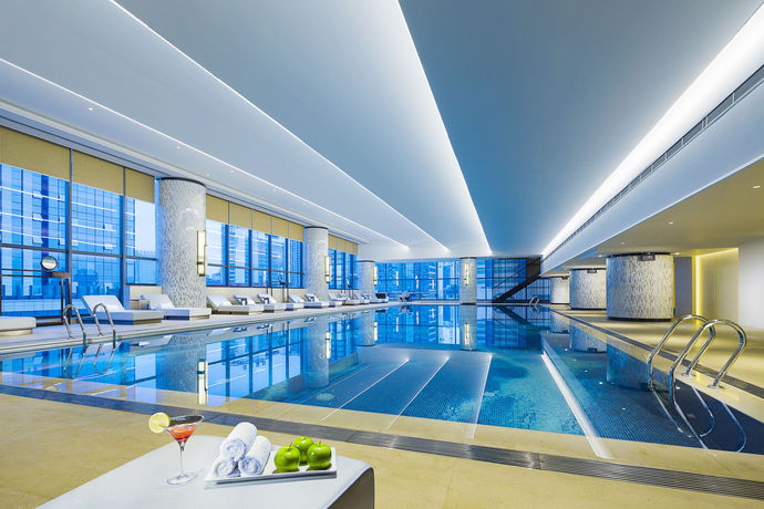 Imagen de la piscina del Hotel Hilton Zhuzhou. Foto 15