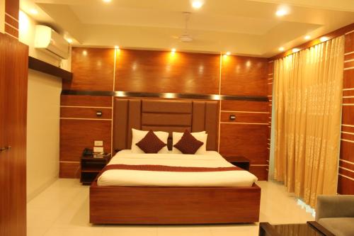 Imagen de la habitación del Hotel Hiltown. Foto 13