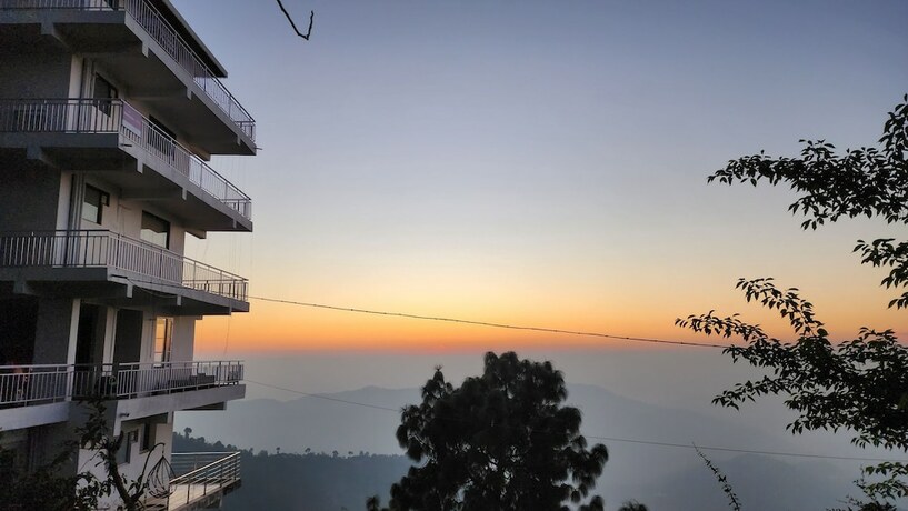 Imagen general del Hotel Him Hilton Luxury. Foto 5