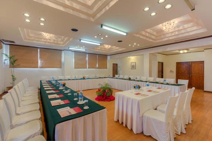 Imagen de los interiores del Hotel Himalaya. Foto 7