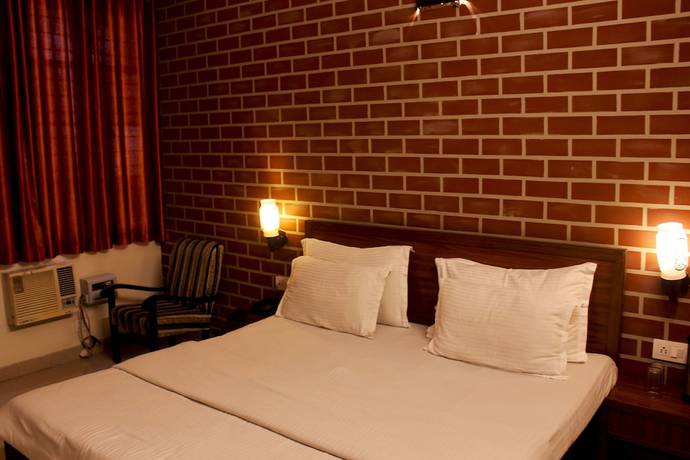 Imagen de la habitación del Hotel Himalaya, Haridwar. Foto 2