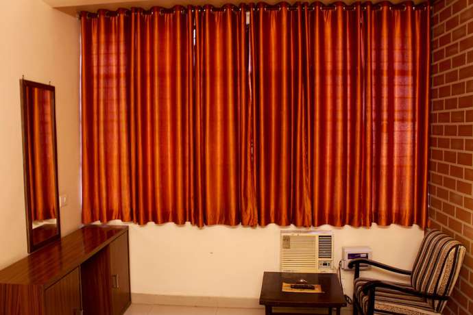 Imagen de la habitación del Hotel Himalaya, Haridwar. Foto 3
