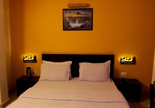 Imagen de la habitación del Hotel Himalaya, Haridwar. Foto 11