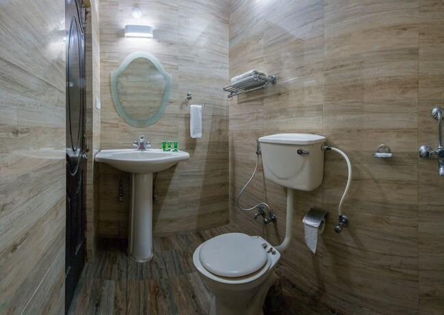 Imagen de la habitación del Hotel Himalaya, Nainital. Foto 28