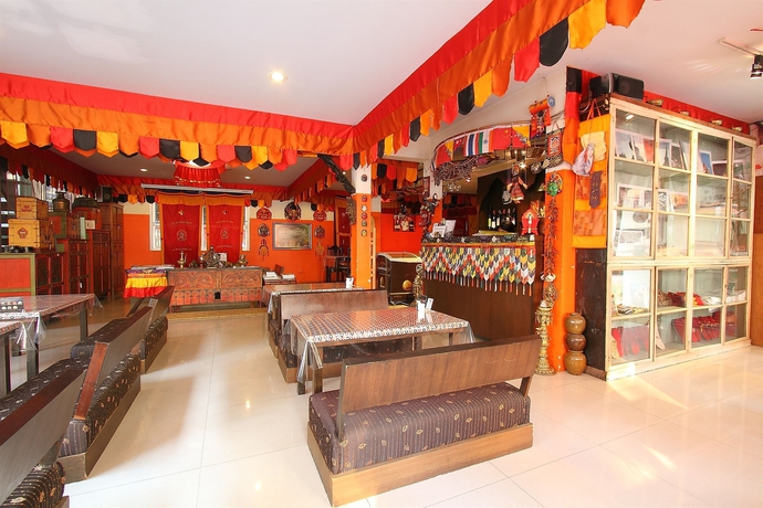 Imagen del bar/restaurante del Hotel Himalaya Residence. Foto 4
