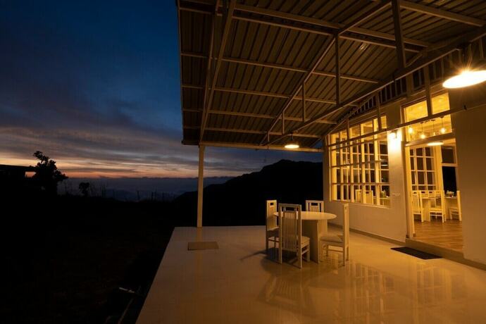 Imagen de los interiores del Hotel Himalayan Camps And Resort. Foto 22