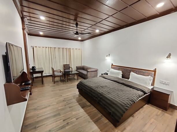 Imagen de la habitación del Hotel Himalayan Club. Foto 25
