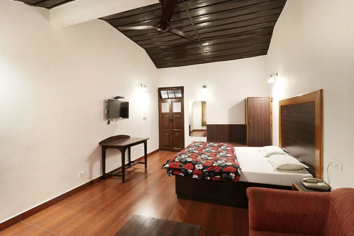 Imagen de la habitación del Hotel Himalayan Club. Foto 31
