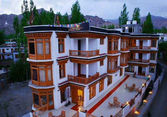 Imagen del bar/restaurante del Hotel Himalayan Retreat Karzoo. Foto 12