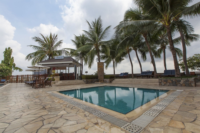 Imagen de la piscina del Hotel Himawari Apartments. Foto 13