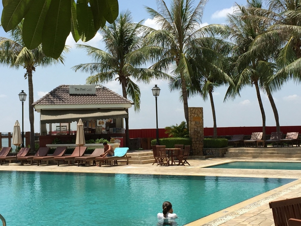 Imagen de la piscina del Hotel Himawari Apartments. Foto 15