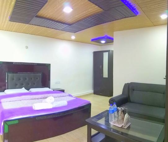 Imagen de la habitación del Hotel Himdhara. Foto 12