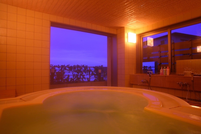 Imagen de la piscina del Hotel Himi Onsenkyo Uomeguri No Yado Eihokaku. Foto 14