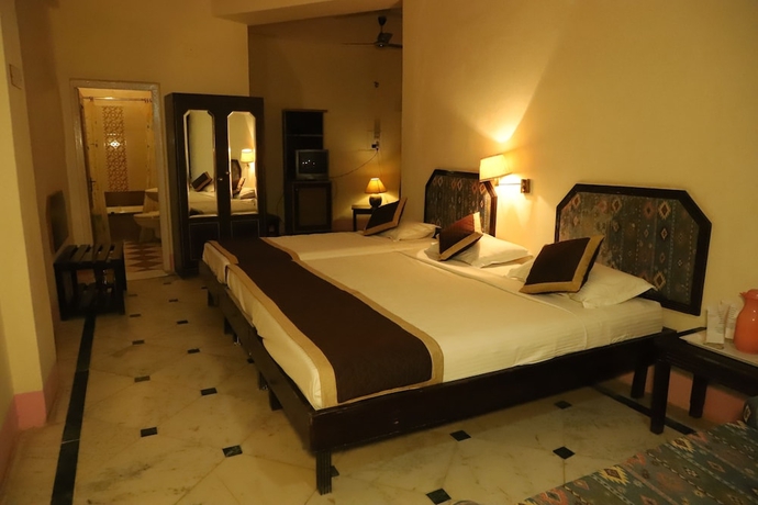 Imagen de la habitación del Hotel Himmatgarh Palace. Foto 6