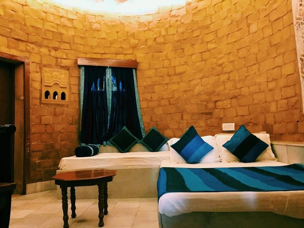Imagen de la habitación del Hotel Himmatgarh Palace. Foto 8