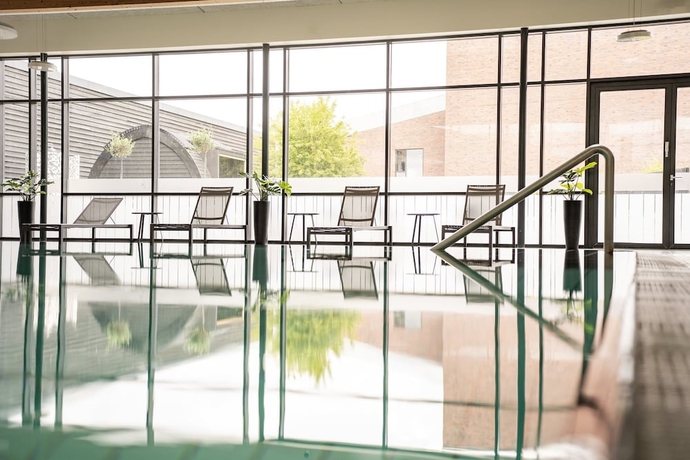 Imagen de la piscina del Hotel HimmerLand. Foto 15