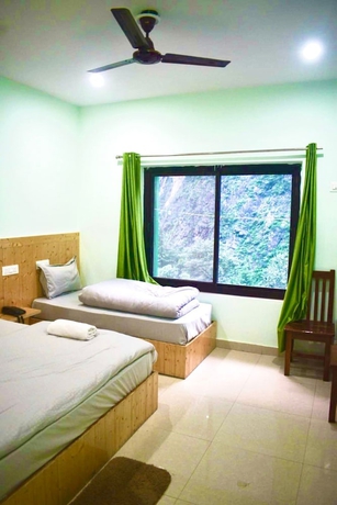 Imagen de la habitación del Hotel Himsarovar And Restaurant. Foto 6