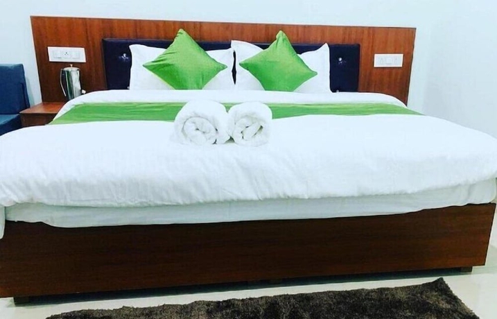 Imagen de la habitación del Hotel Himsarovar And Restaurant. Foto 8