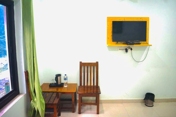 Imagen de la habitación del Hotel Himsarovar And Restaurant. Foto 9