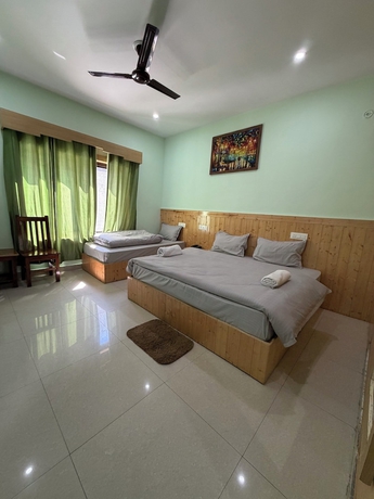 Imagen de la habitación del Hotel Himsarovar And Restaurant. Foto 11