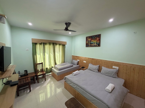Imagen de la habitación del Hotel Himsarovar And Restaurant. Foto 13